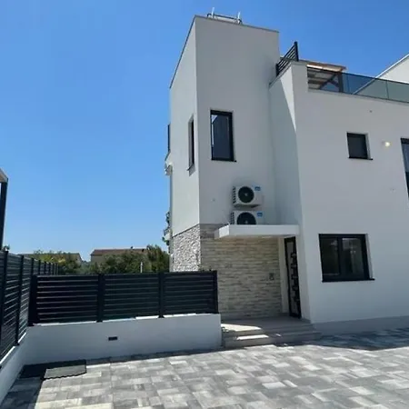 Villa Boho House By Guide